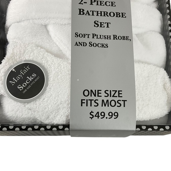 Mayfair Ladies 2-Piece Bathrobe Set with Plush Robe & Socks One Size New in Box - Picture 2 of 9
